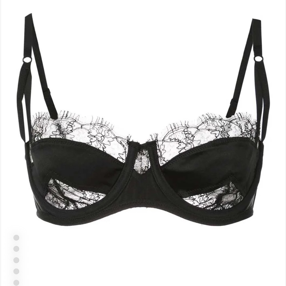 Chic Black Lace Underwire Bra set